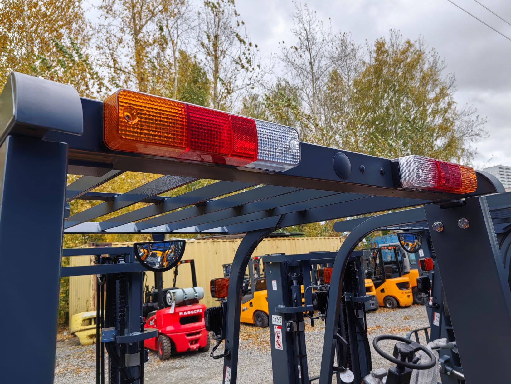 Бензиновый автопогрузчик Aurora Forklift CPQD25