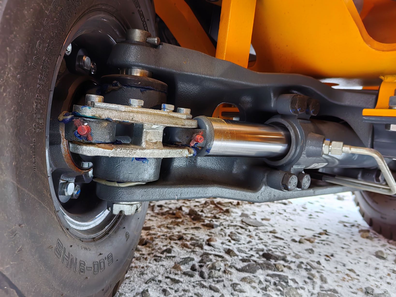 Бензиновый автопогрузчик Aurora Forklift CPQD25