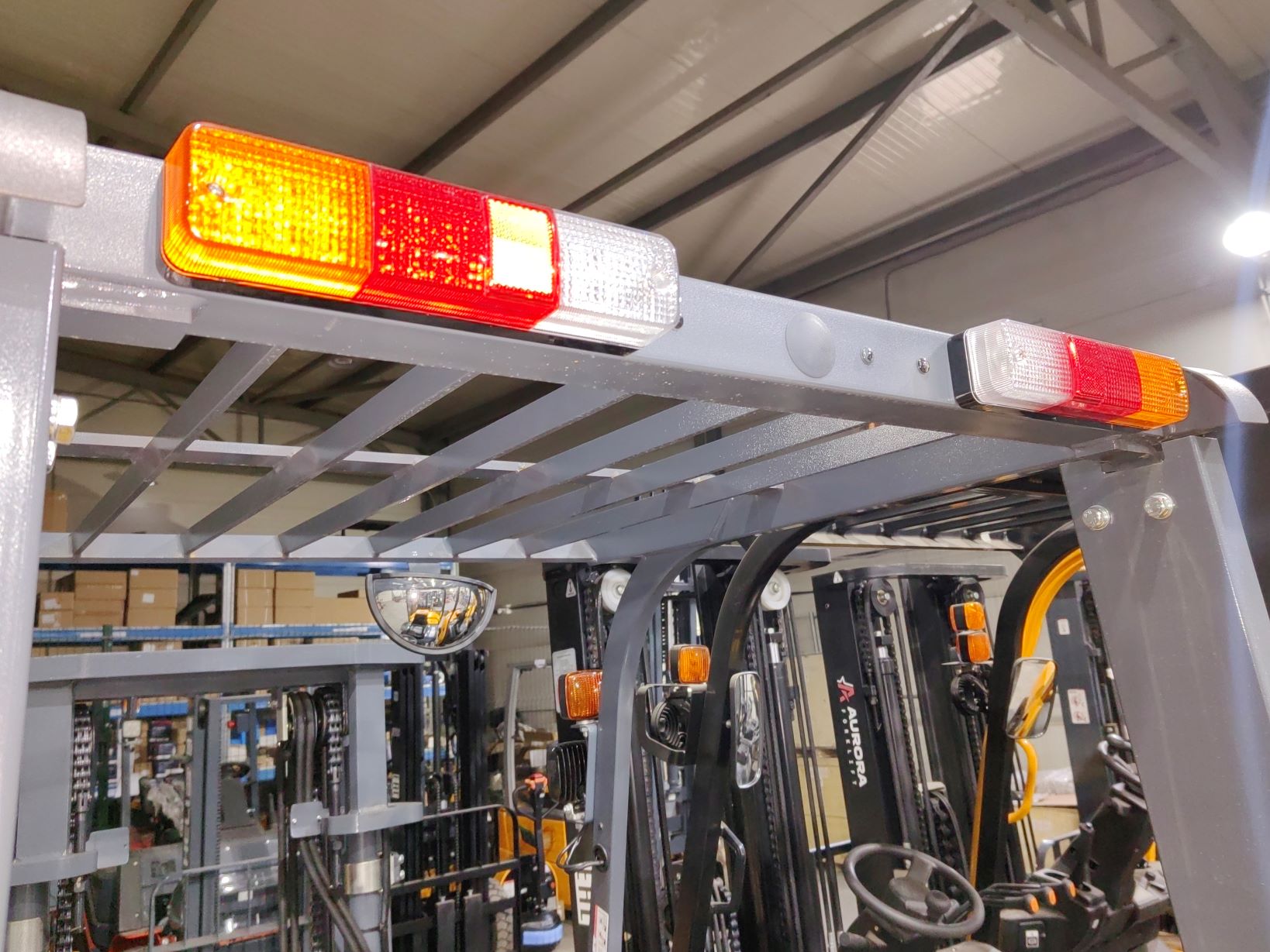 Дизeльный aвтопoгрузчик Aurora Forklift CPСD25