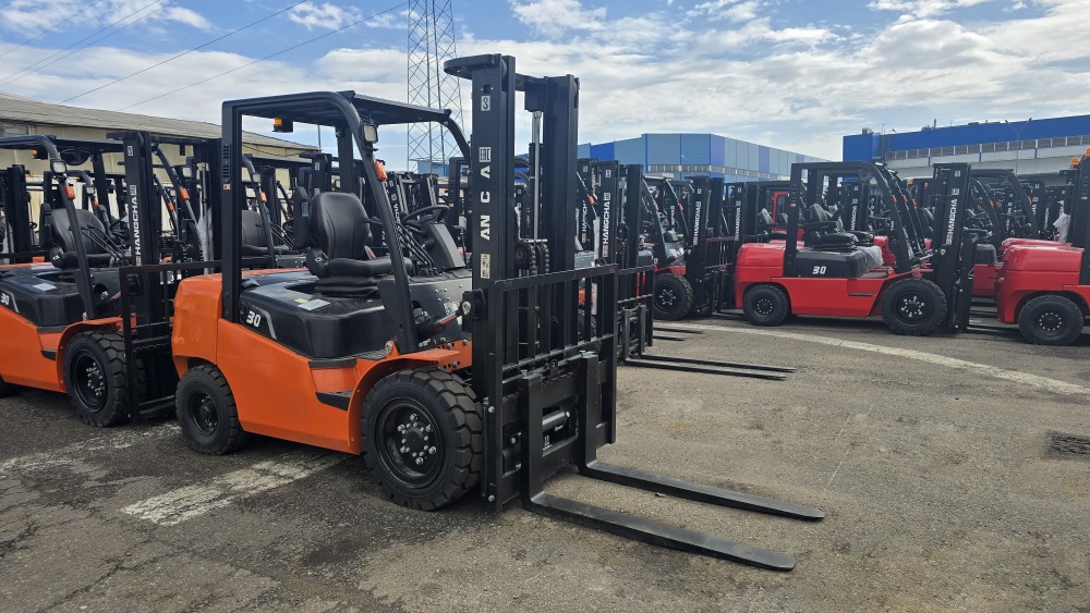 Дизельный погрузчик Hangcha CPCD30-A2G3