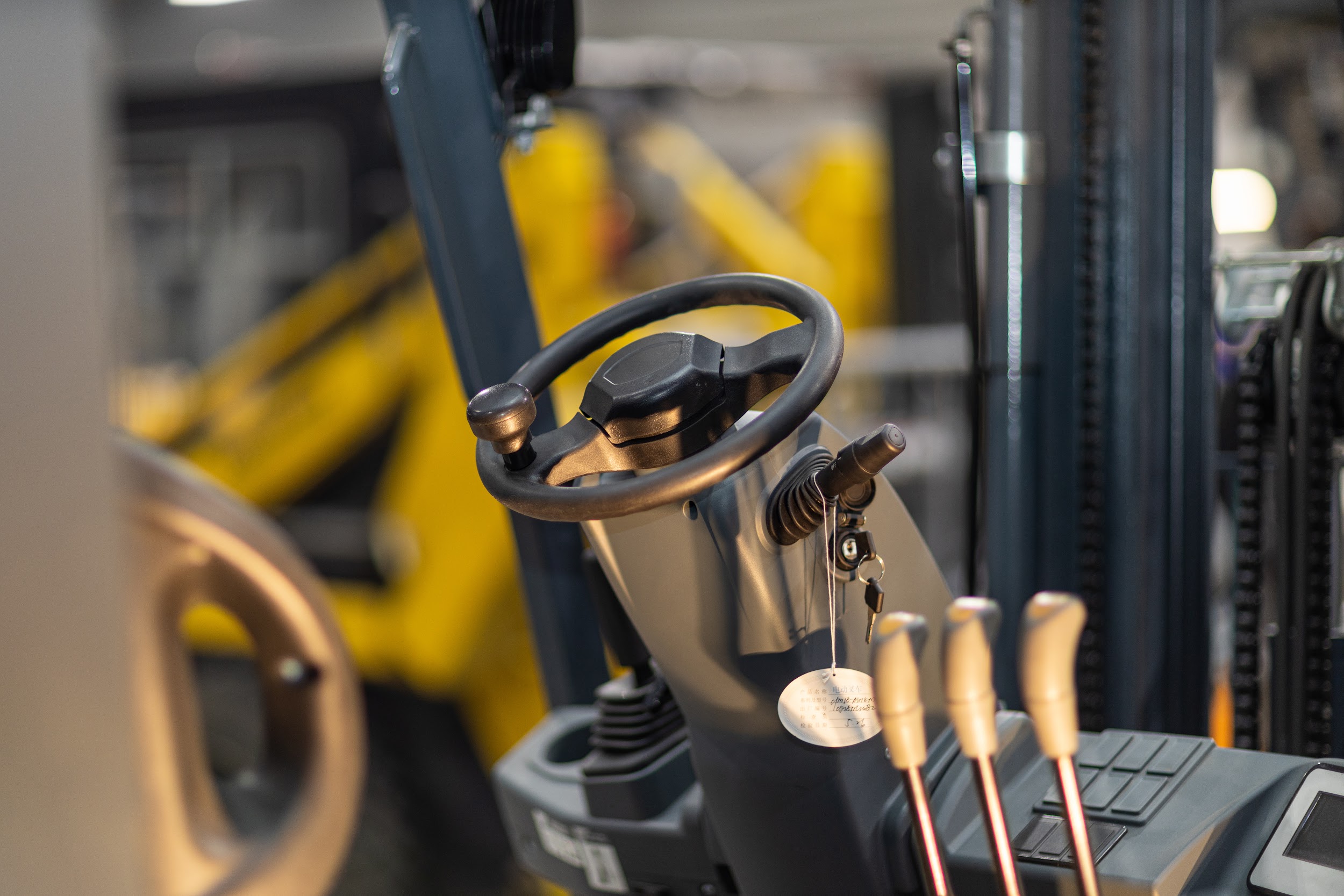 Электpопогpузчик 4x-oпoрный Aurora CРD18-А3Н4-M