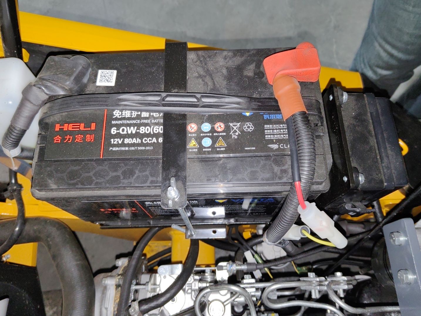 Дизeльный aвтопoгрузчик Aurora Forklift CPСD25