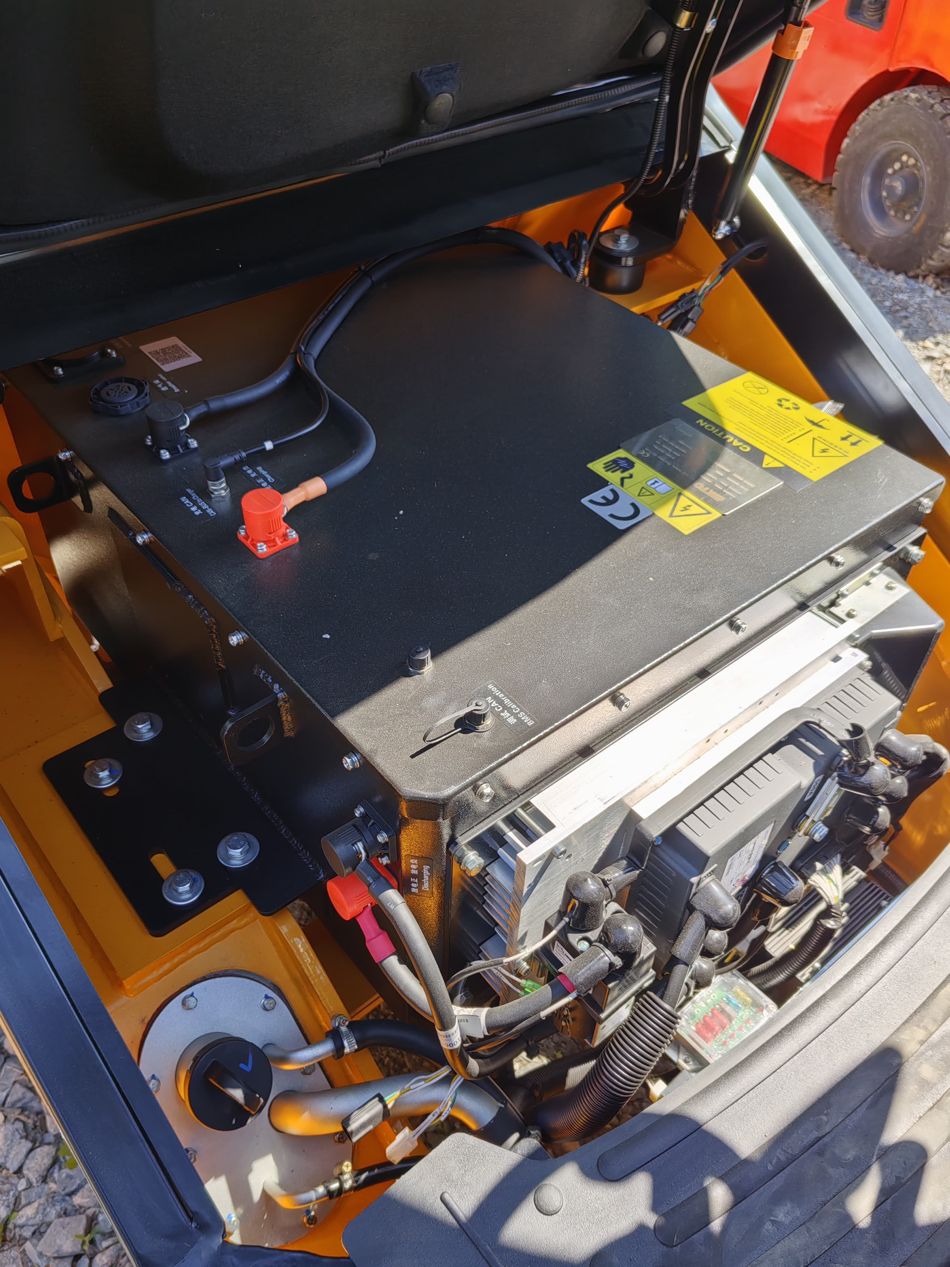 Электропогрузчик Aurora Forklift FB20-YNLZ2 на базе ДВС