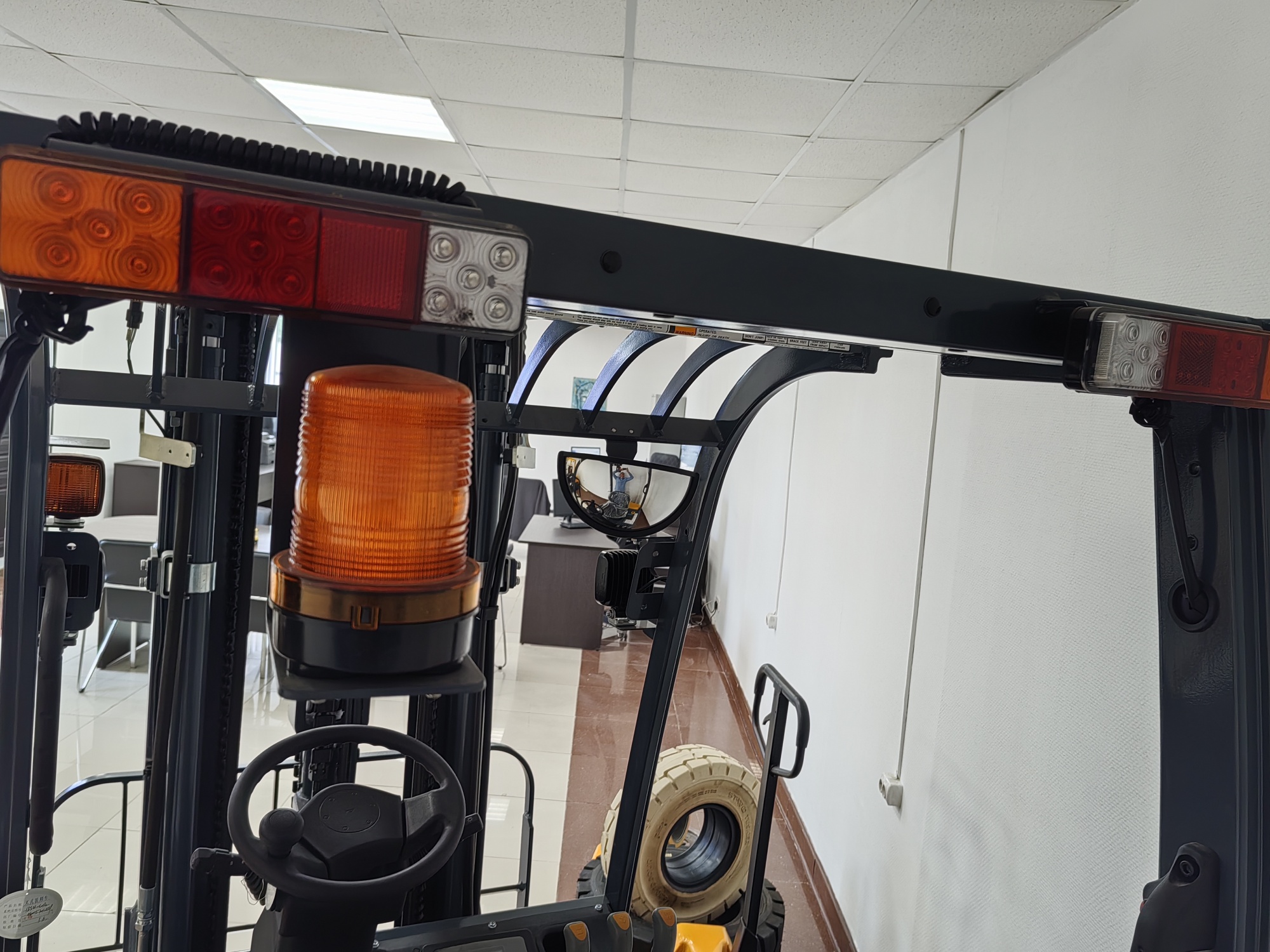 Электропогрузчик 3х-опорный Aurora CPD15SQ-GB2