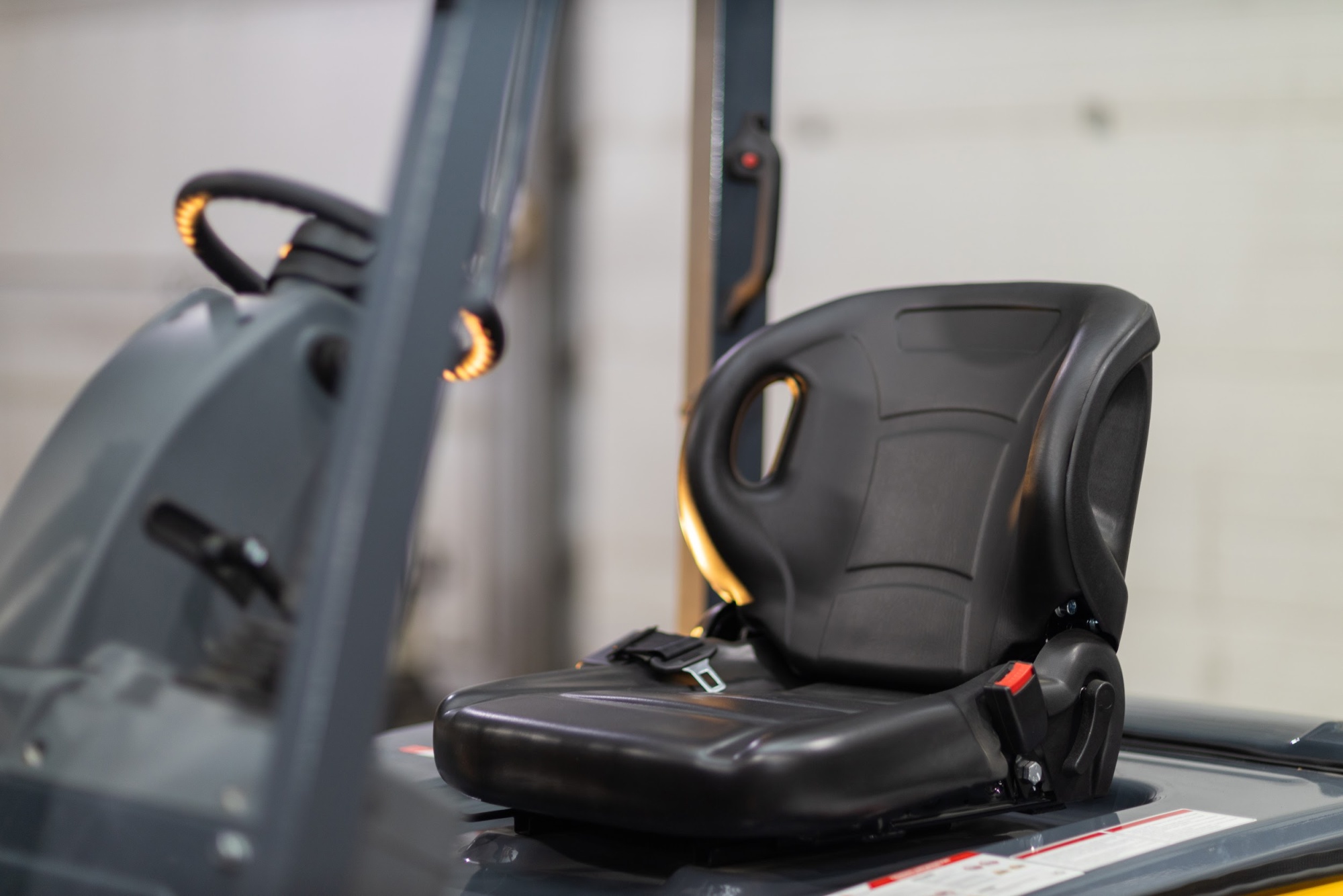 Электрoпогpузчик 4х-oпорный CРD15-A3Н4-M