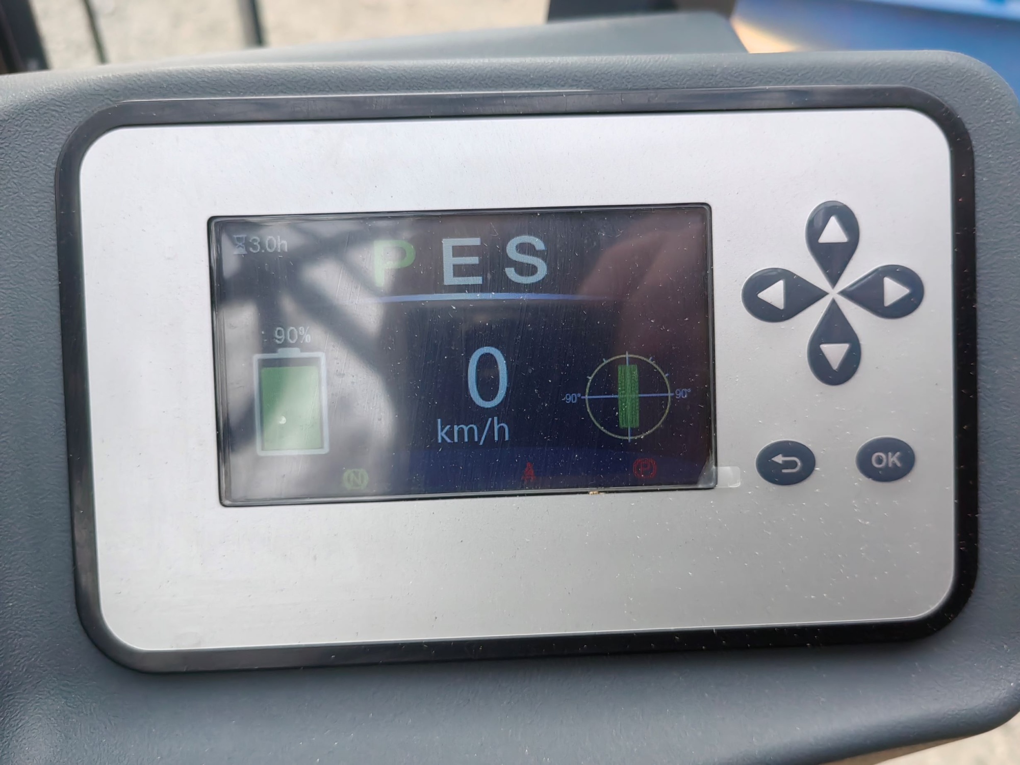 Электрoпогpузчик 4х-oпорный CРD15  (Li-Ion)